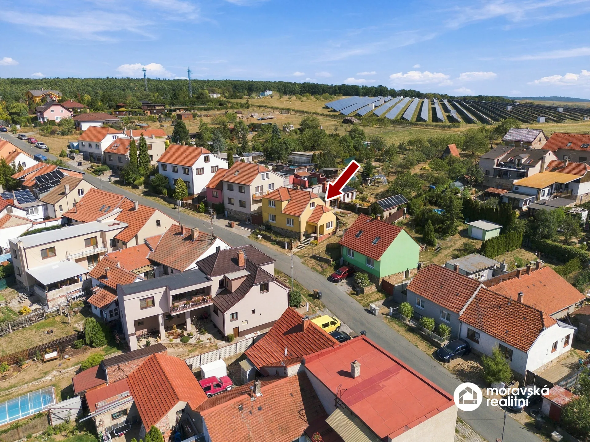 Prodej prostorného rodinného domu s velkorysým pozemkem v Zakřanech