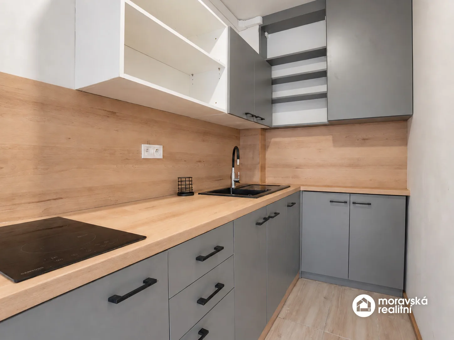 Prodej nebytového prostoru 31 m² se vstupem z ulice, po rekonstrukci - Brno-Židenice, Viniční