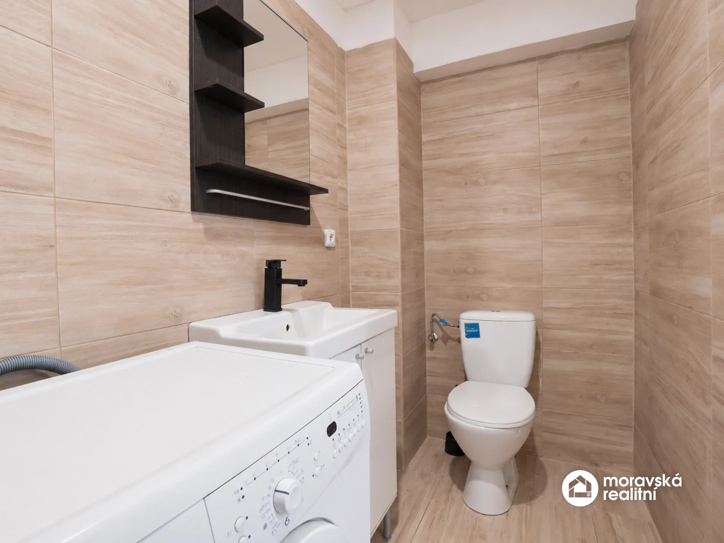 Prodej nebytového prostoru 31 m² se vstupem z ulice, po rekonstrukci - Brno-Židenice, Viniční