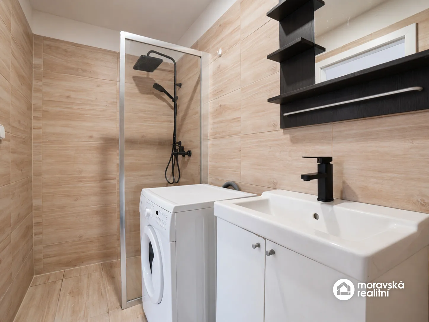 Prodej nebytového prostoru 31 m² se vstupem z ulice, po rekonstrukci - Brno-Židenice, Viniční