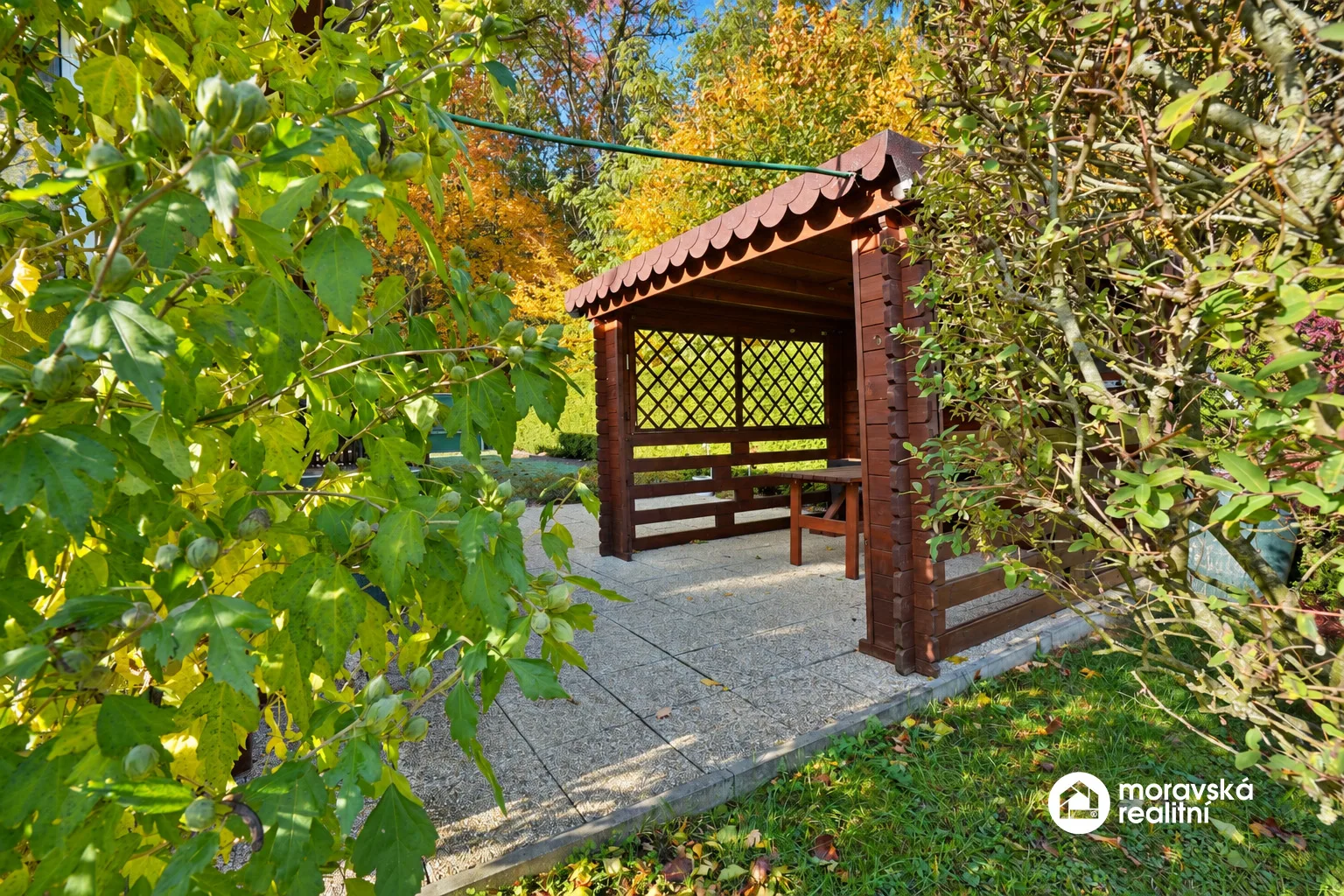 Prodej zateplené celoroční chaty, vlastní oplocený pozemek 224 m², Ivančice - Stříbský mlýn