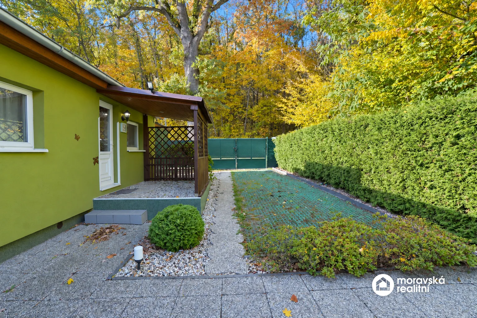 Prodej zateplené celoroční chaty, vlastní oplocený pozemek 224 m², Ivančice - Stříbský mlýn