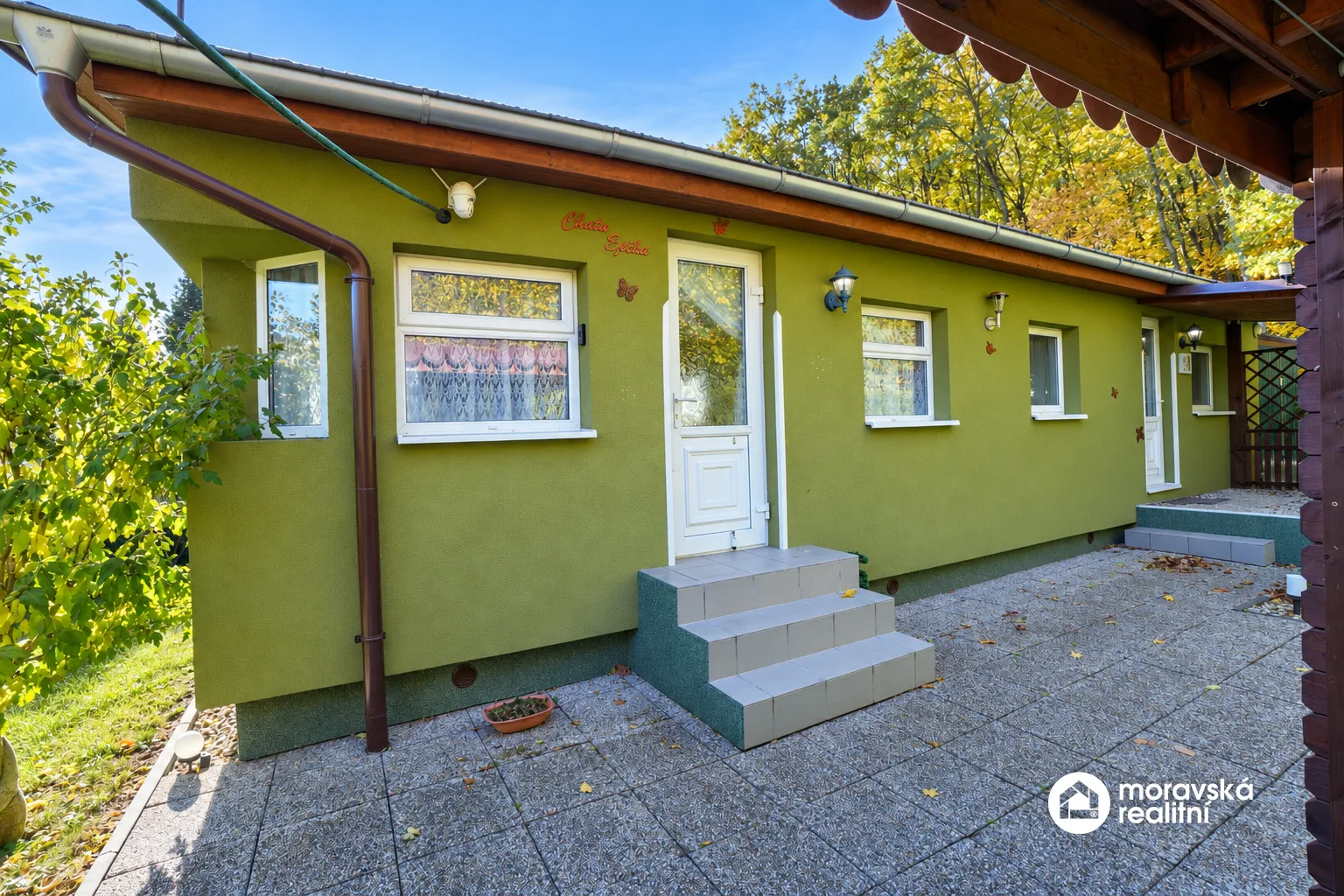 Prodej zateplené celoroční chaty, vlastní oplocený pozemek 224 m², Ivančice - Stříbský mlýn