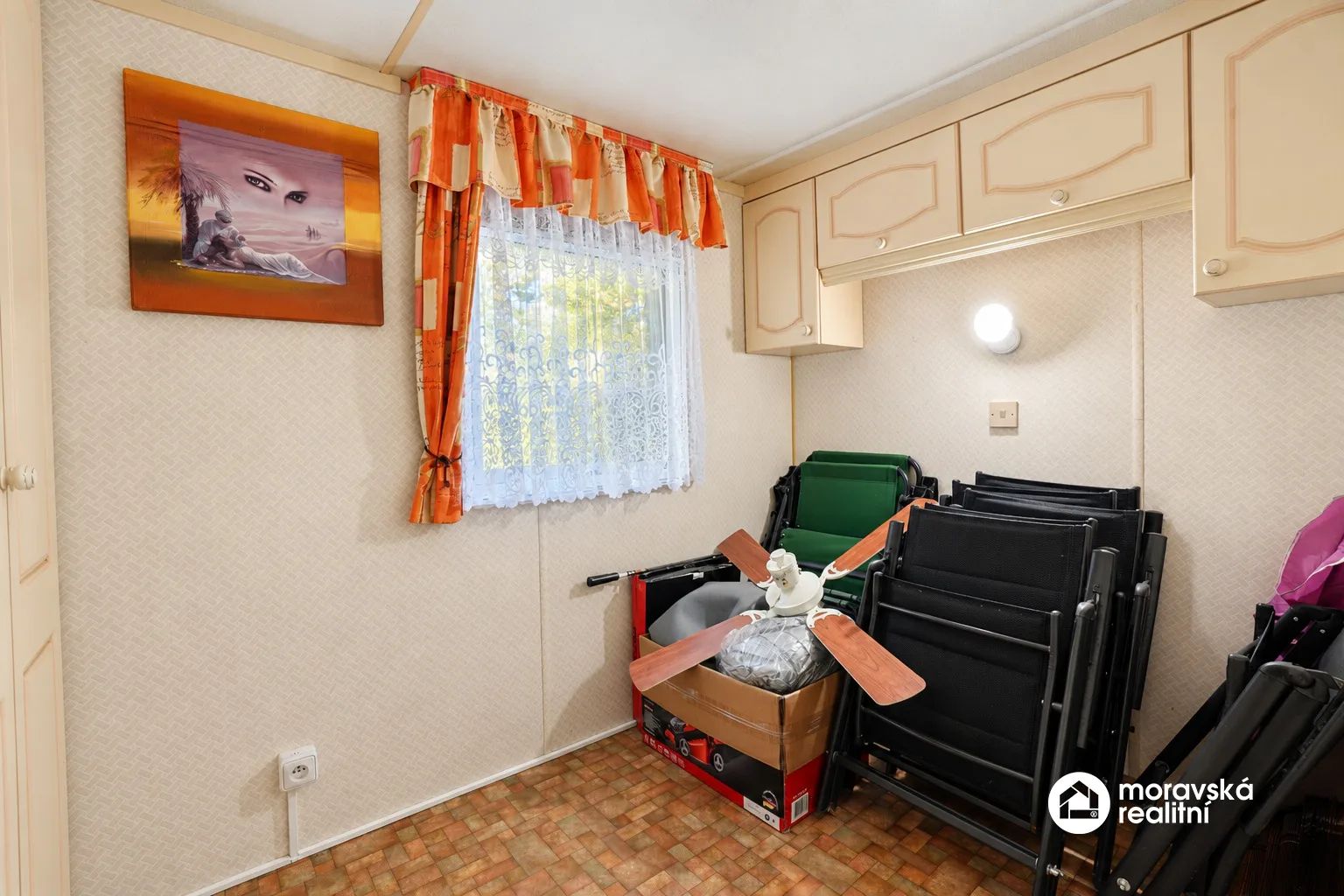 Prodej zateplené celoroční chaty, vlastní oplocený pozemek 224 m², Ivančice - Stříbský mlýn
