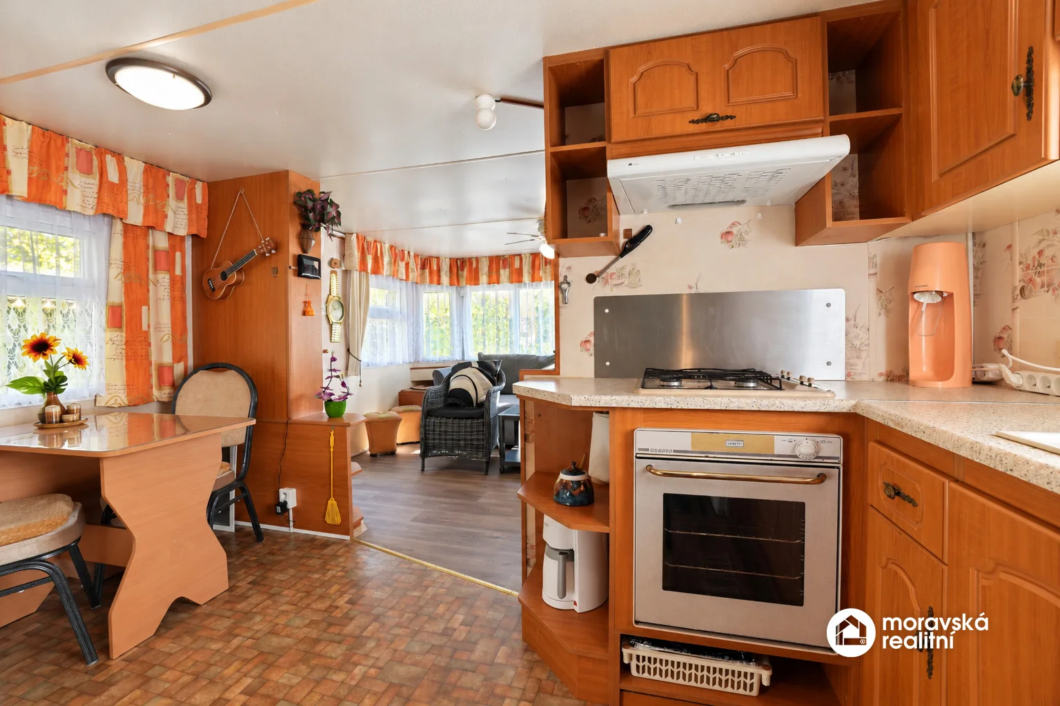 Prodej zateplené celoroční chaty, vlastní oplocený pozemek 224 m², Ivančice - Stříbský mlýn