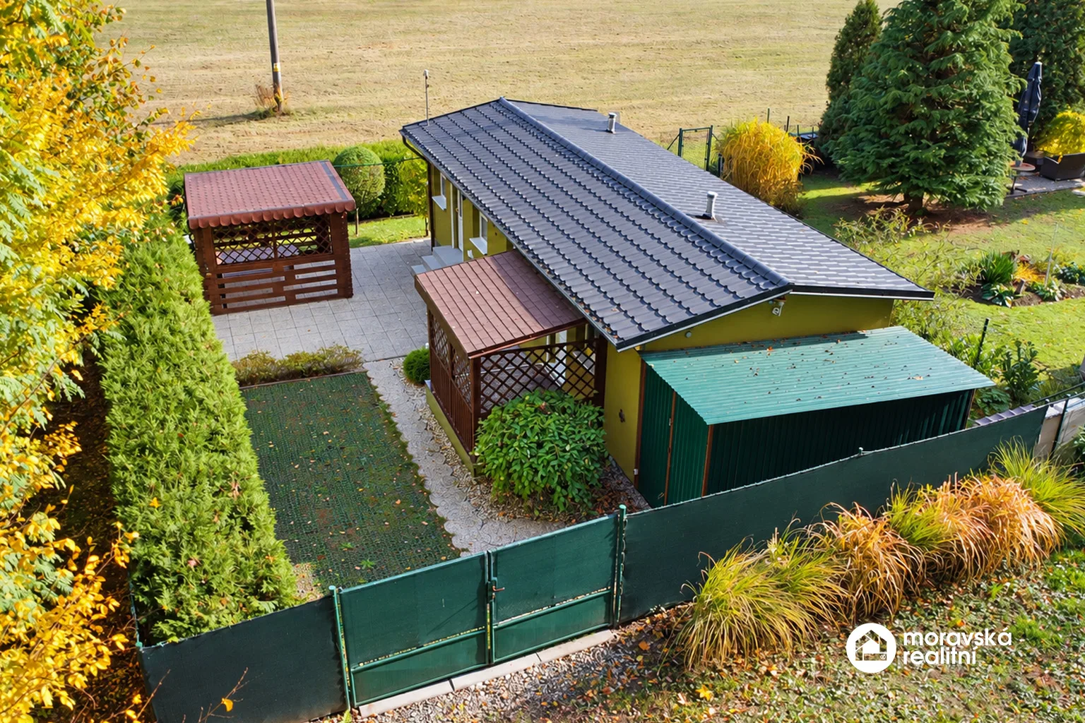 Prodej zateplené celoroční chaty, vlastní oplocený pozemek 224 m², Ivančice - Stříbský mlýn