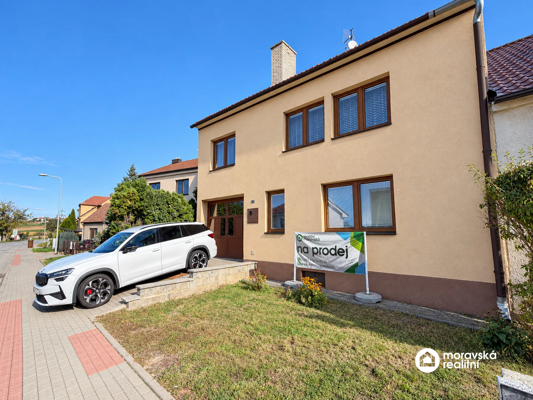 Rodinný dům 5+1 s nekonečným průjezdem a velkým potenciálem v Neslovicích