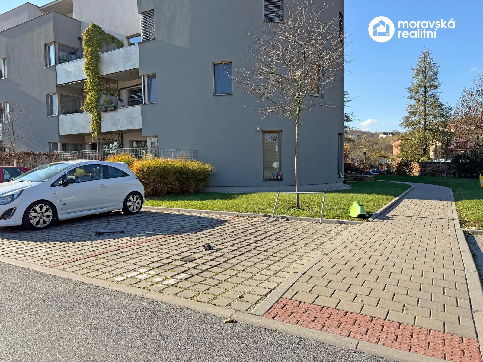 Pronájem parkovacího stání Rezidence U zámku, Oslavany