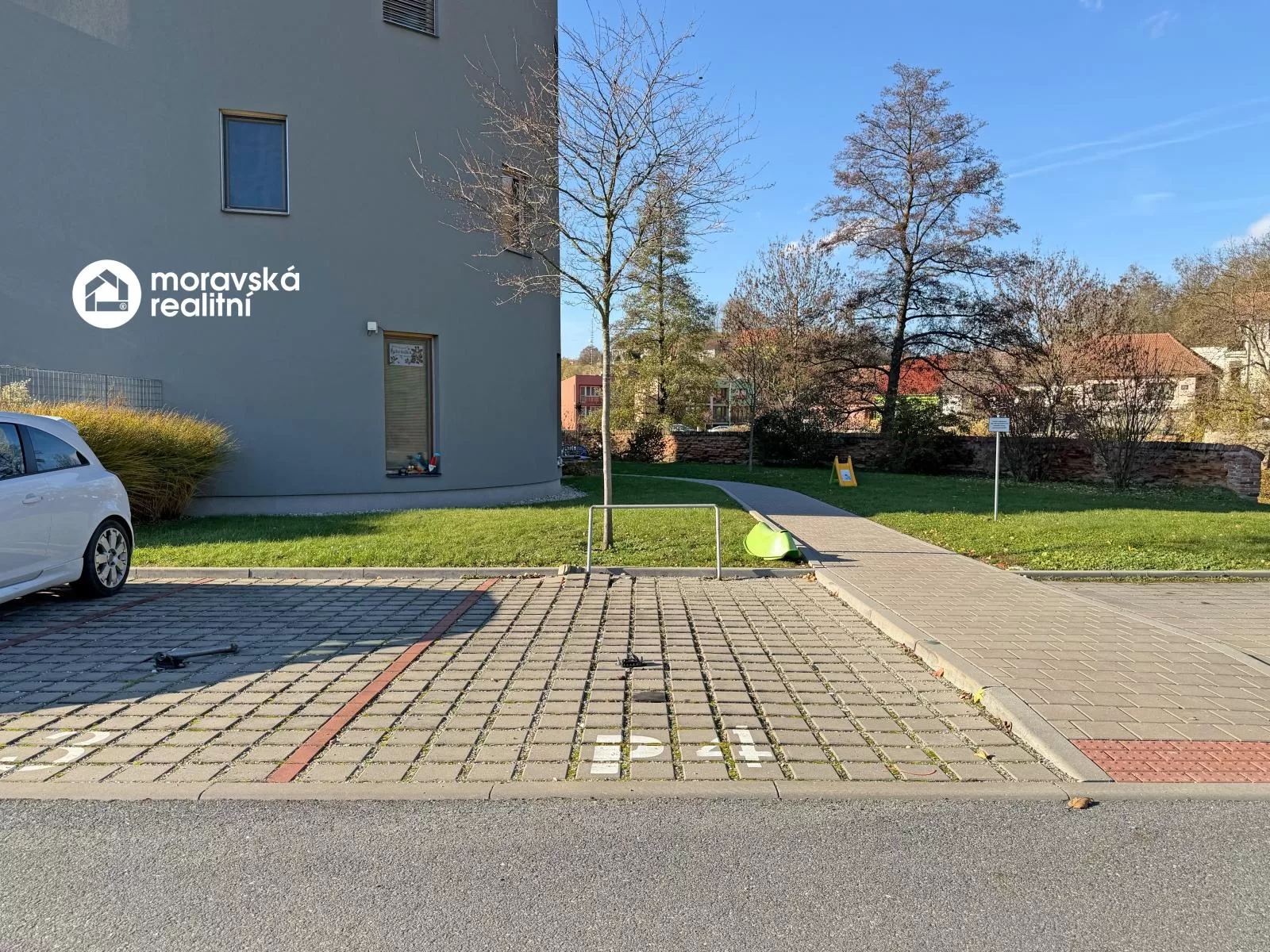 Pronájem parkovacího stání Rezidence U zámku, Oslavany