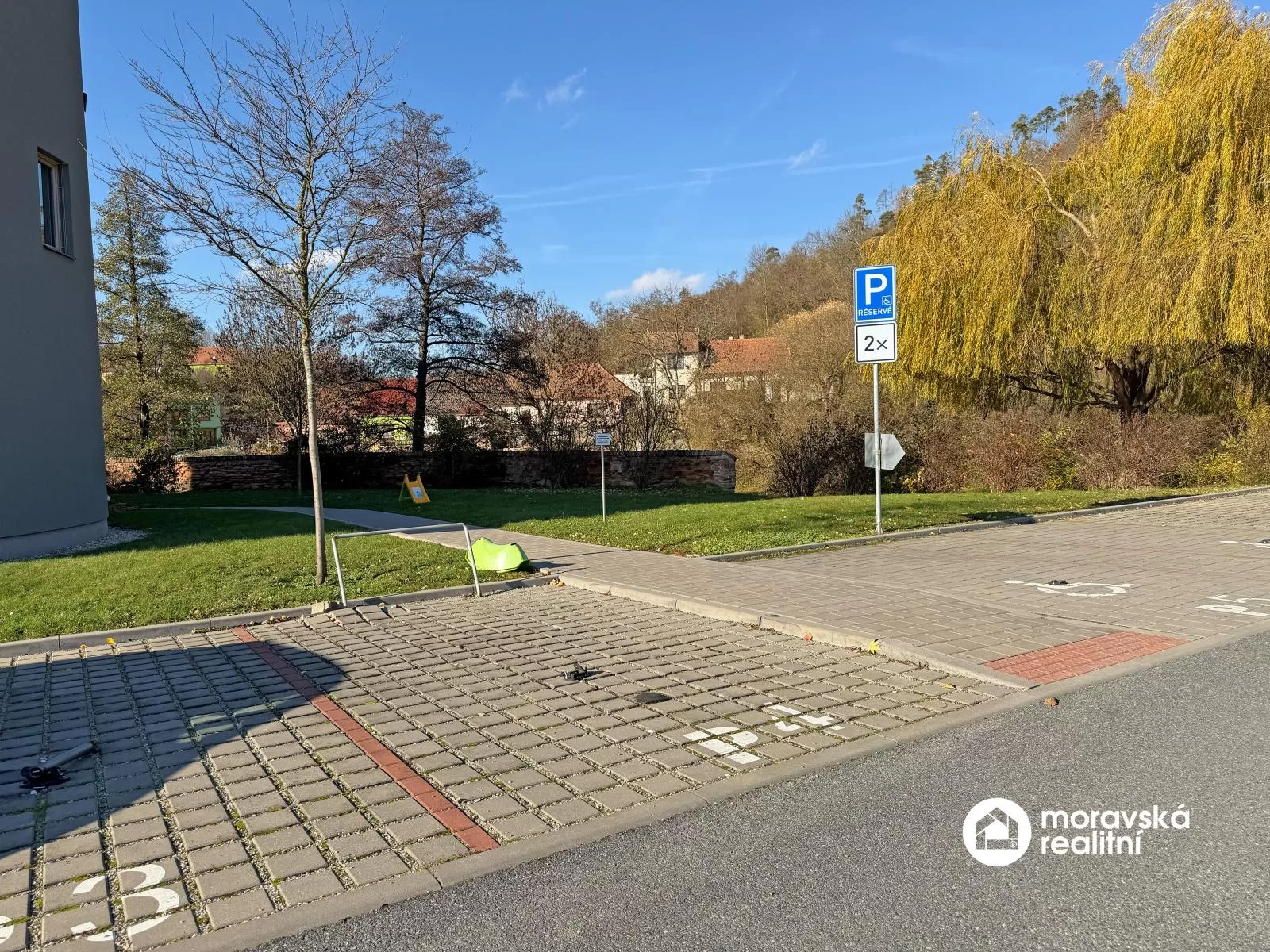 Pronájem parkovacího stání Rezidence U zámku, Oslavany