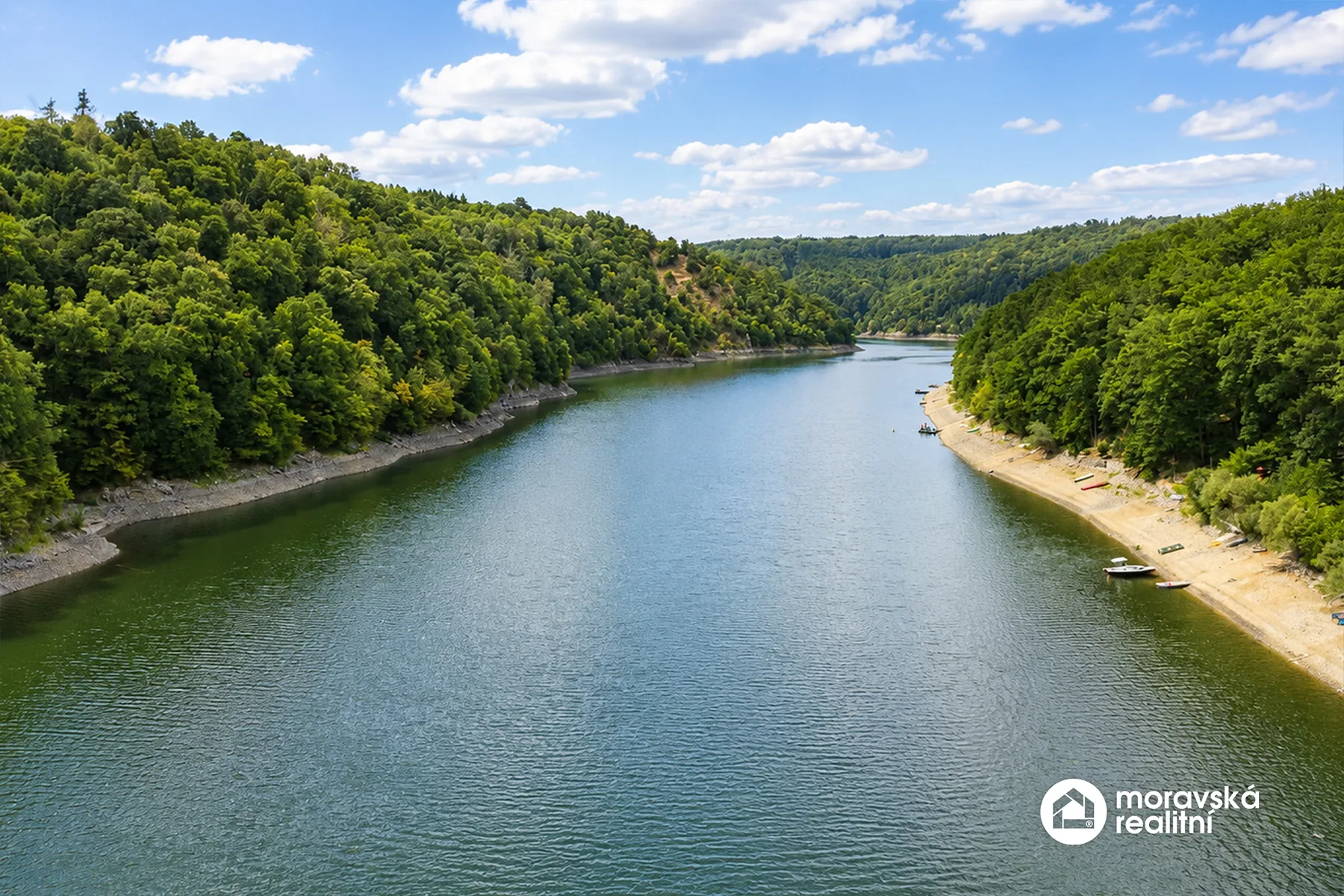 Prodej chaty 64 m² v první řadě přímo u vody – Chvalatice, Vranovská přehrada