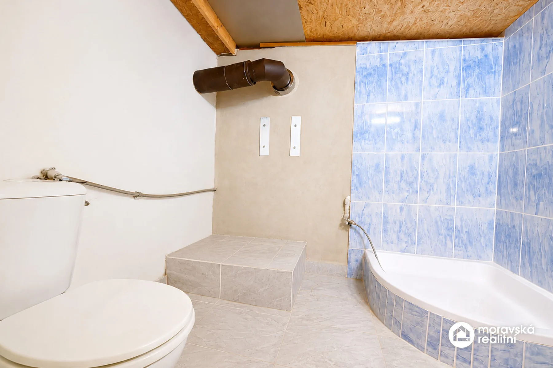 Prodej chaty 64 m² v první řadě přímo u vody – Chvalatice, Vranovská přehrada