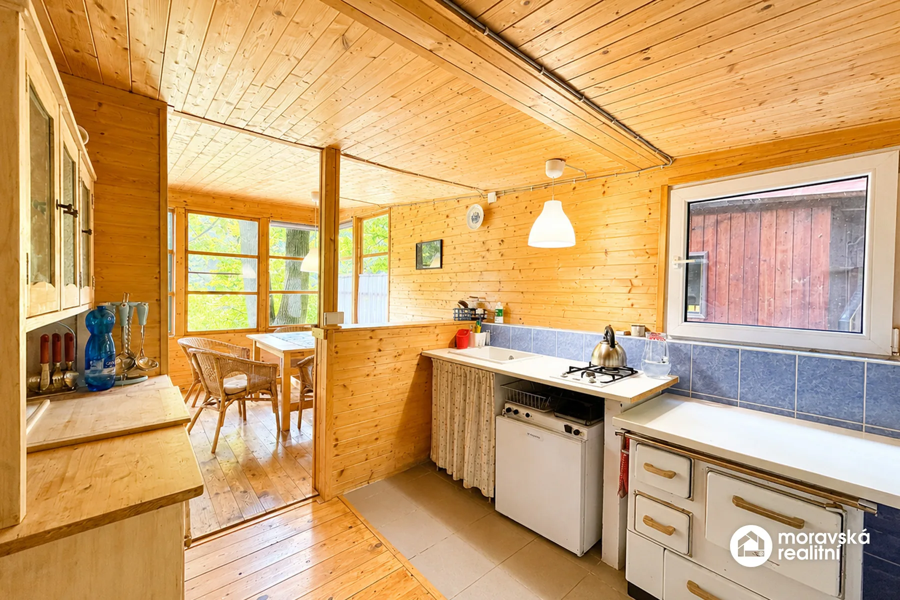 Prodej chaty 64 m² v první řadě přímo u vody – Chvalatice, Vranovská přehrada