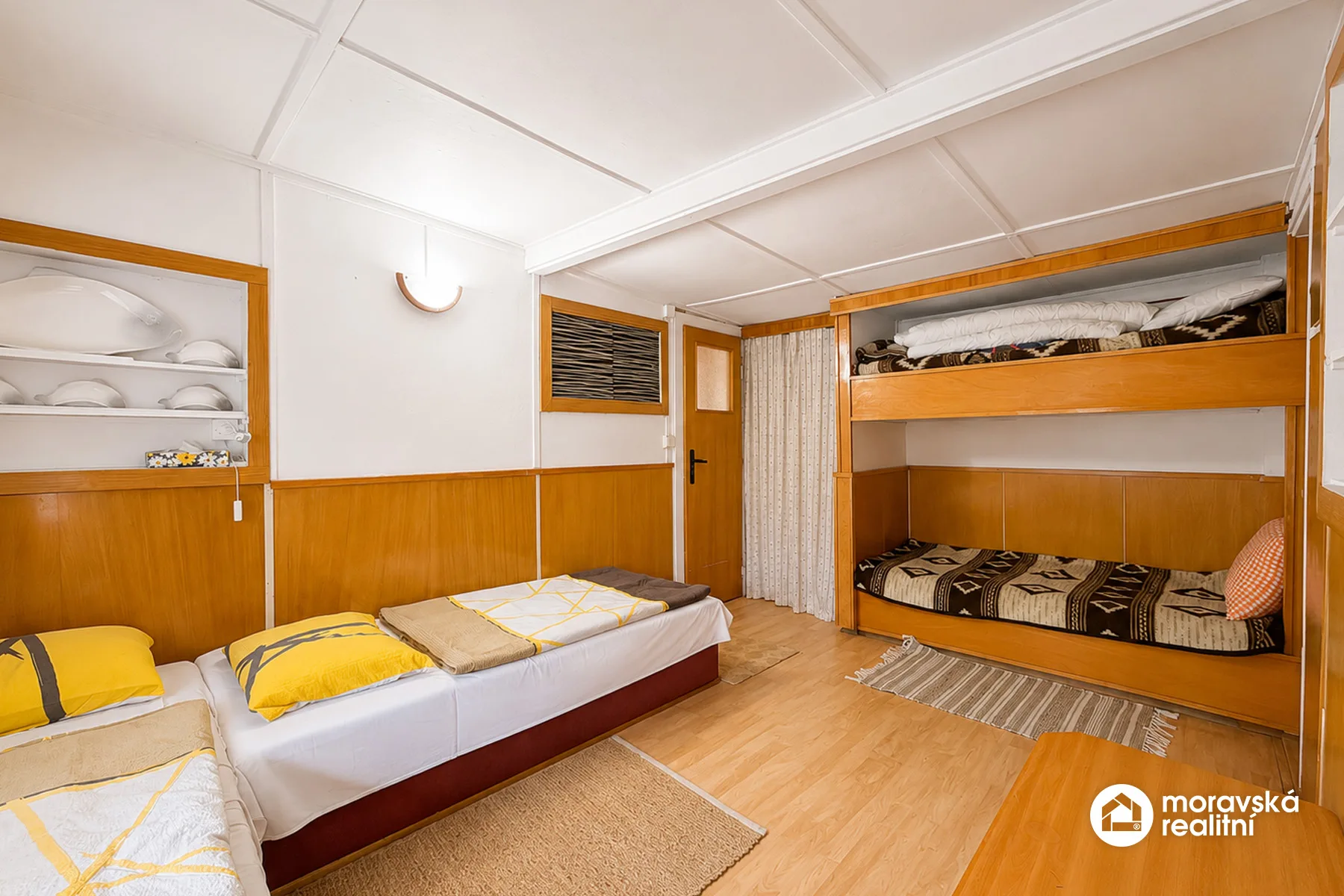 Prodej chaty 64 m² v první řadě přímo u vody – Chvalatice, Vranovská přehrada