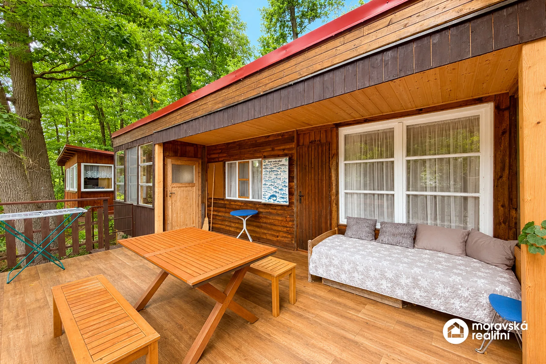 Prodej chaty 64 m² v první řadě přímo u vody – Chvalatice, Vranovská přehrada