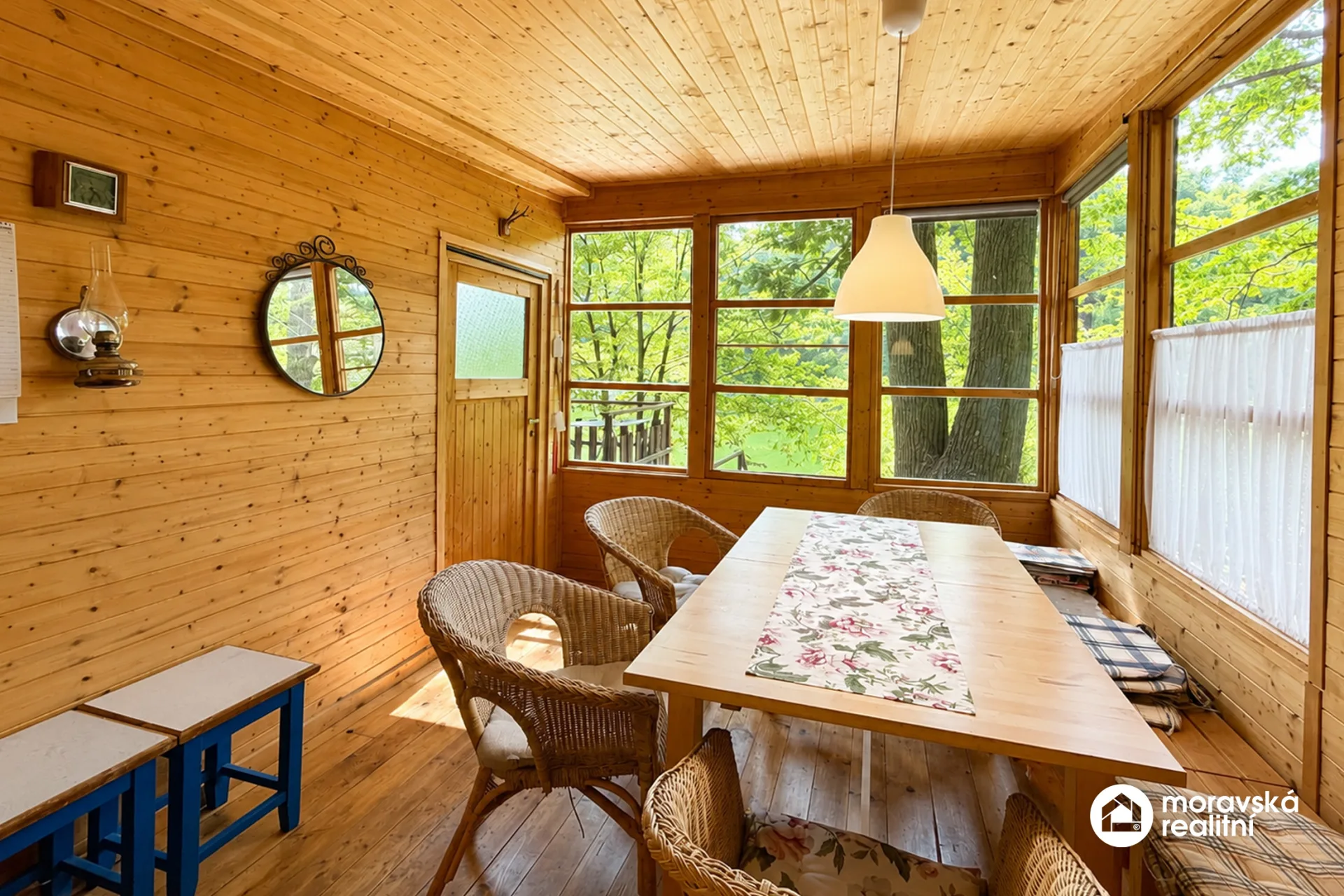 Prodej chaty 64 m² v první řadě přímo u vody – Chvalatice, Vranovská přehrada