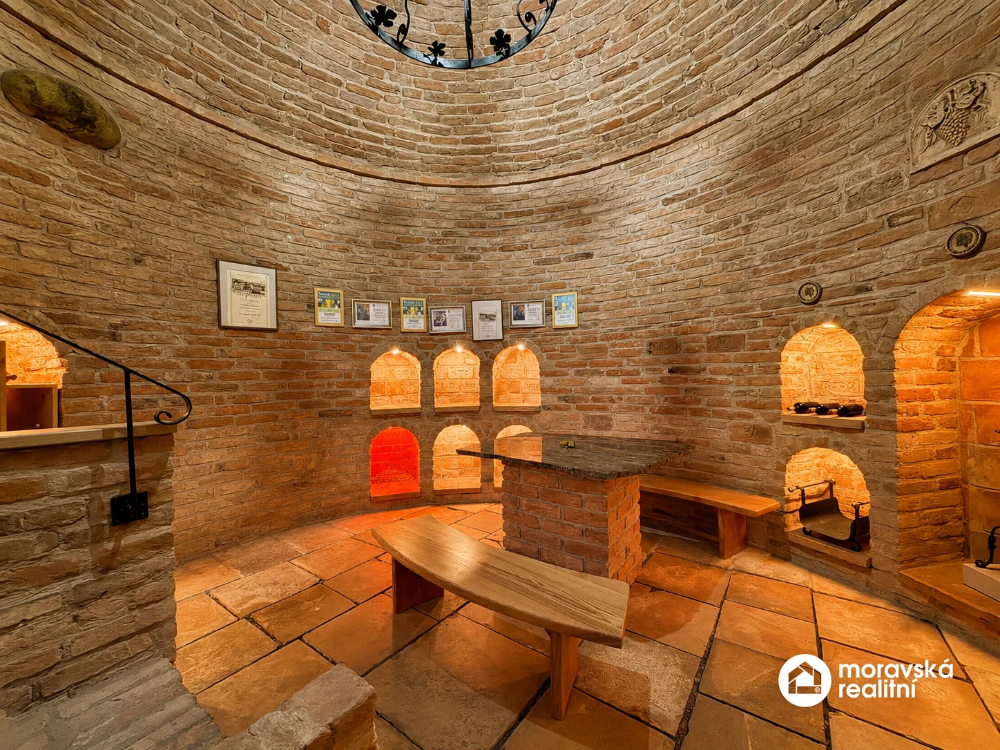 Penzion Rotunda – prodej zavedeného ubytovacího zařízení, Jevišovka (jižní Morava)