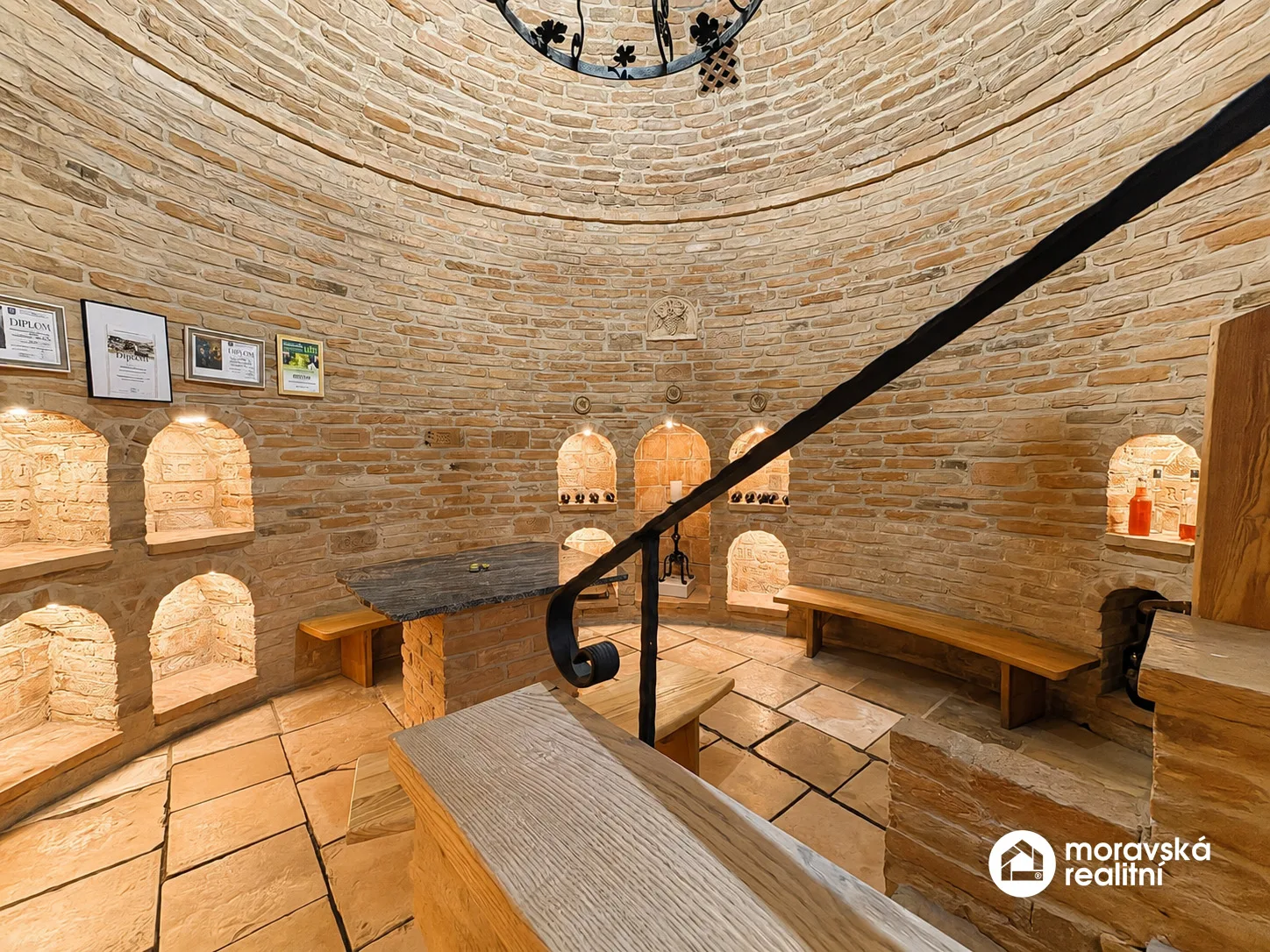 Penzion Rotunda – prodej zavedeného ubytovacího zařízení, Jevišovka (jižní Morava)