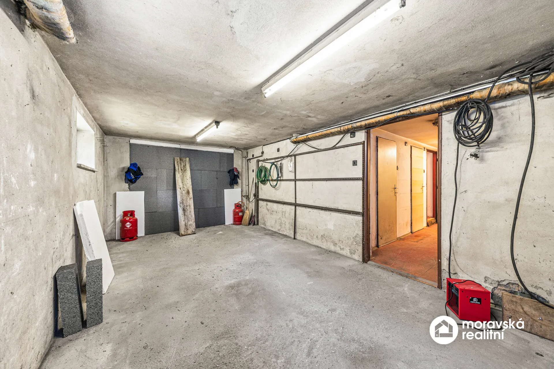 Prodej rodinného domu 5+1, 210 m², pozemek 1 048 m², Praha 5 – ul. Pod viaduktem